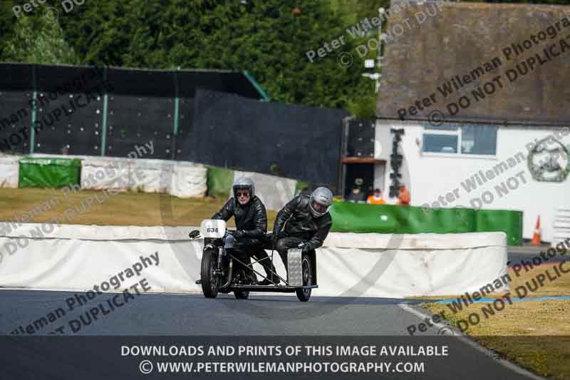 Vintage motorcycle club;eventdigitalimages;mallory park;mallory park trackday photographs;no limits trackdays;peter wileman photography;trackday digital images;trackday photos;vmcc festival 1000 bikes photographs